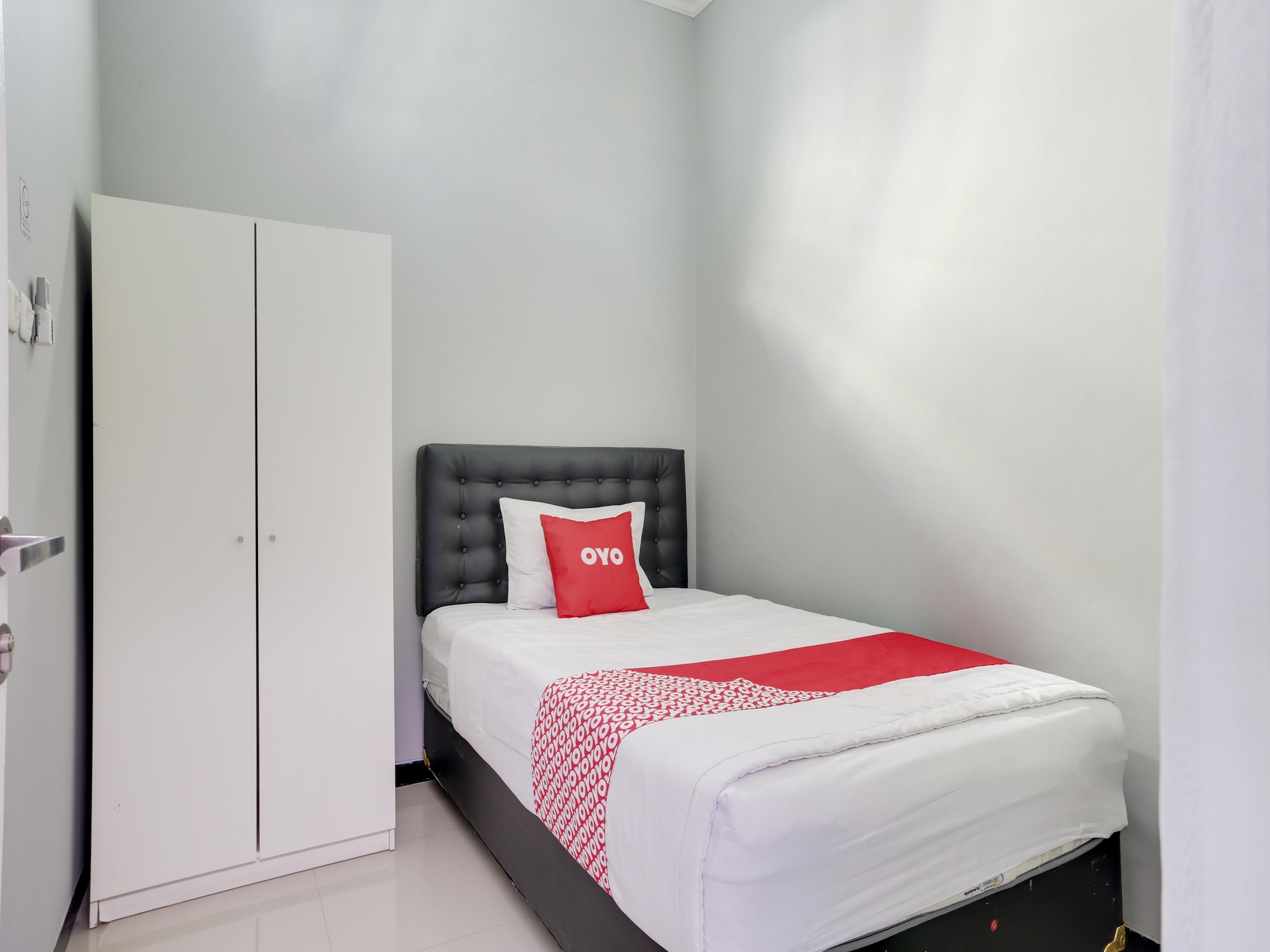 Capital O 3971 Griya Loka Syariah 1 Sampangan 2*